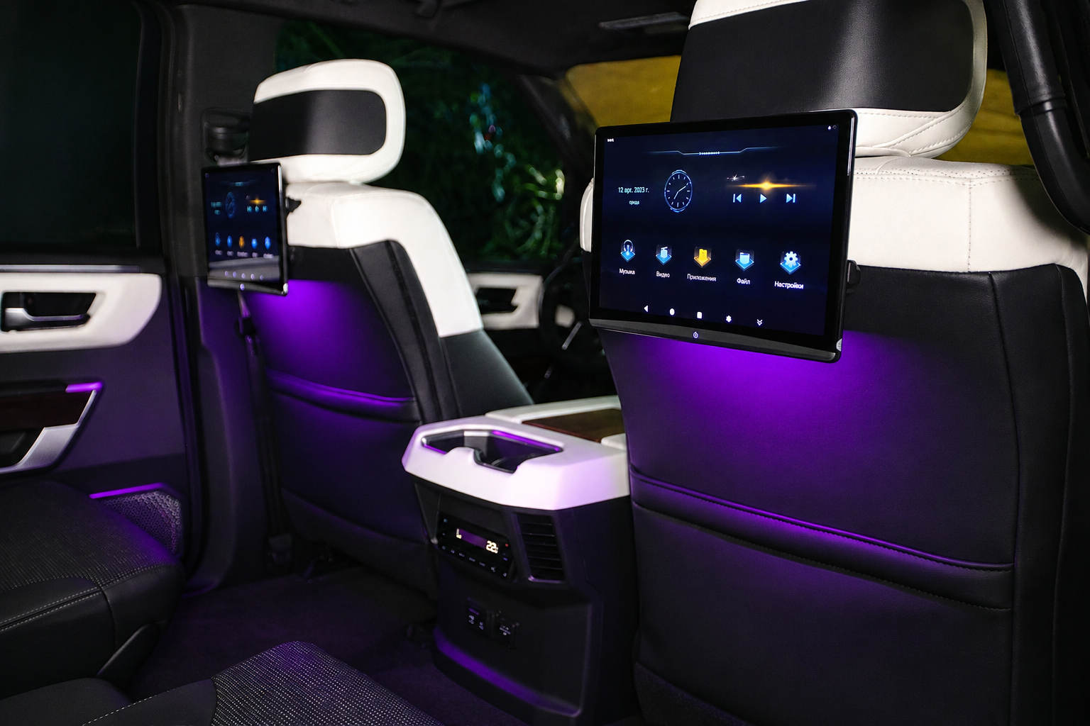 Мультимедийные экраны в VIP-салоне автомобиля