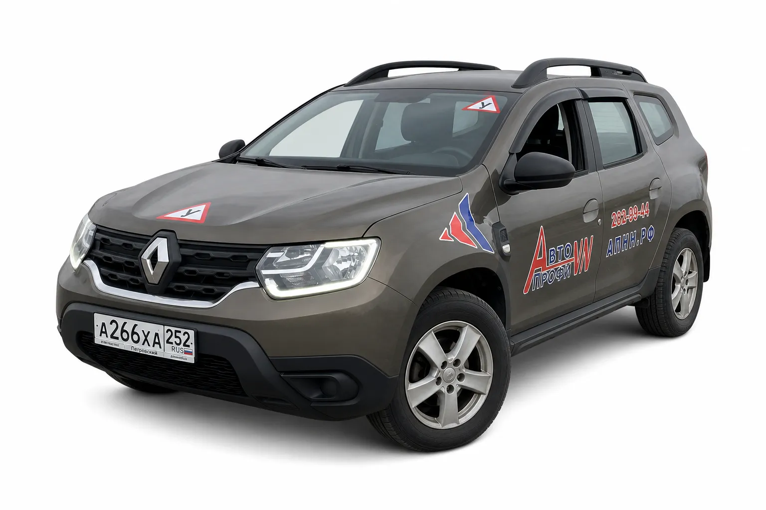 Учебное авто Renault Duster (МКПП) 2024 г. Коричневое авто Renault Duster