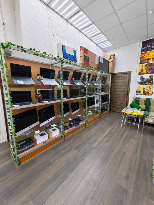 Ноутбуки и моноблоки в витринах