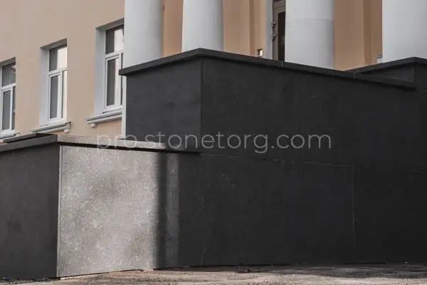 Купецкий гранит плитка облицовочная цоколь