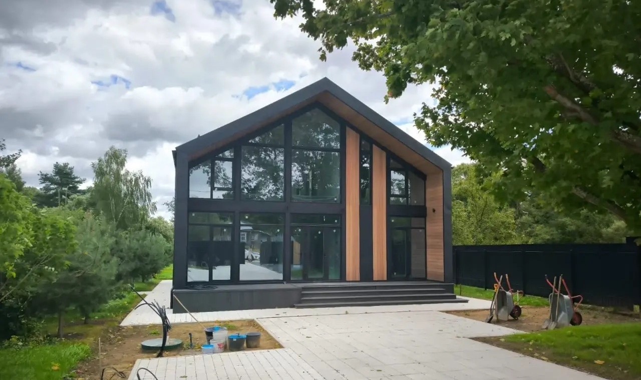 Барнхаус из СИП‑панелей от компании „Мой Сип Строй“: современный загородный дом в Краснодарском крае Барнхаус из СИП‑панелей от компании „Мой Сип Строй“: современный загородный дом в Краснодарском крае